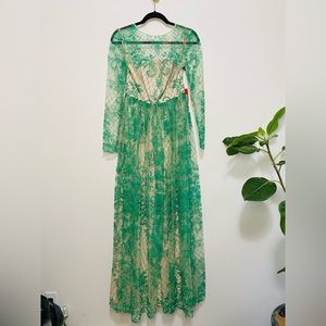 Monique L’Huillier Embroidered Green Mesh Lace Overlay Illusion A-Line Gown